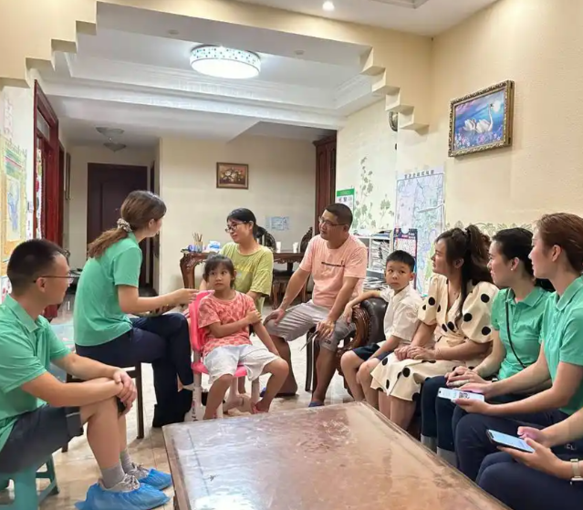 教练式爸爸妈妈游戏的方法增进亲子互动孩子的各项能力